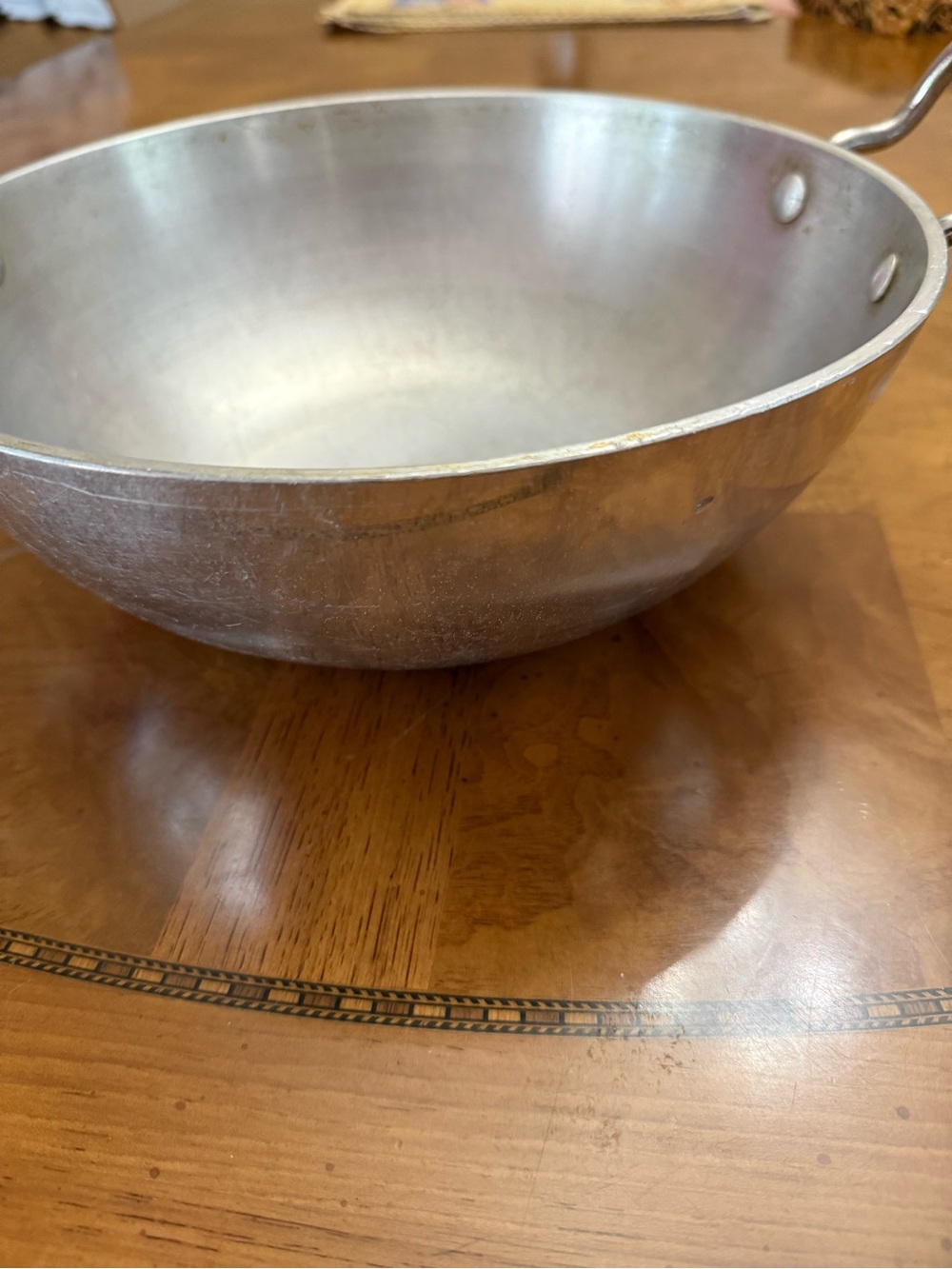 Classic Aluminum Wok Pan - Silver Cooking Wok for Home Kitchen - Picture 6 of 6